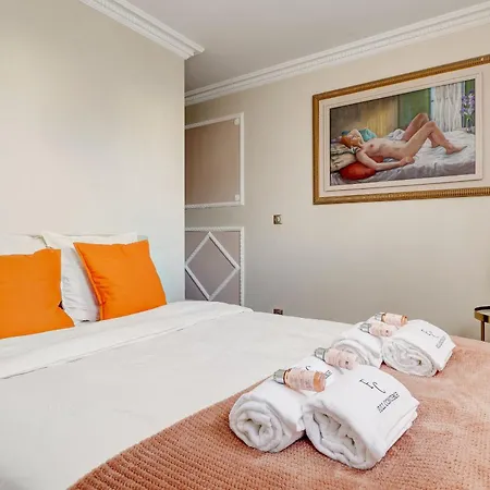 Belleville, Noblesse Au Coeur De La Capitale