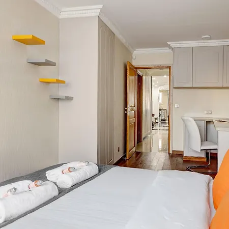 Apartment Belleville, Noblesse Au Coeur De La Capitale Paris