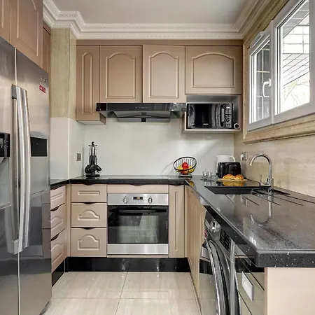 Apartment Belleville, Noblesse Au Coeur De La Capitale Paris