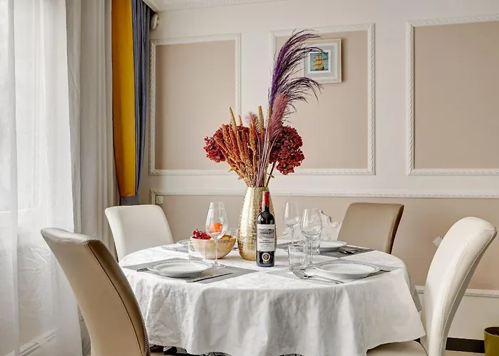 Belleville, Noblesse Au Coeur De La Capitale